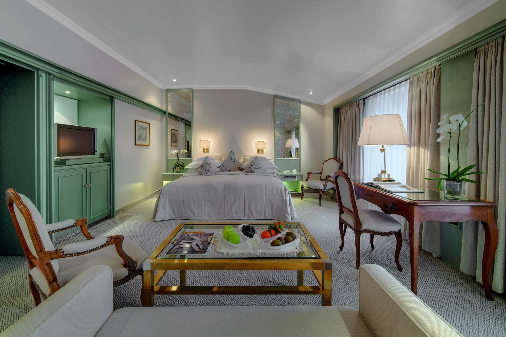 Hotel Europaeischer Hof Heidelberg, Bestes Hotel Deutschlands In Historischer Architektur Εξωτερικό φωτογραφία A room at the hotel