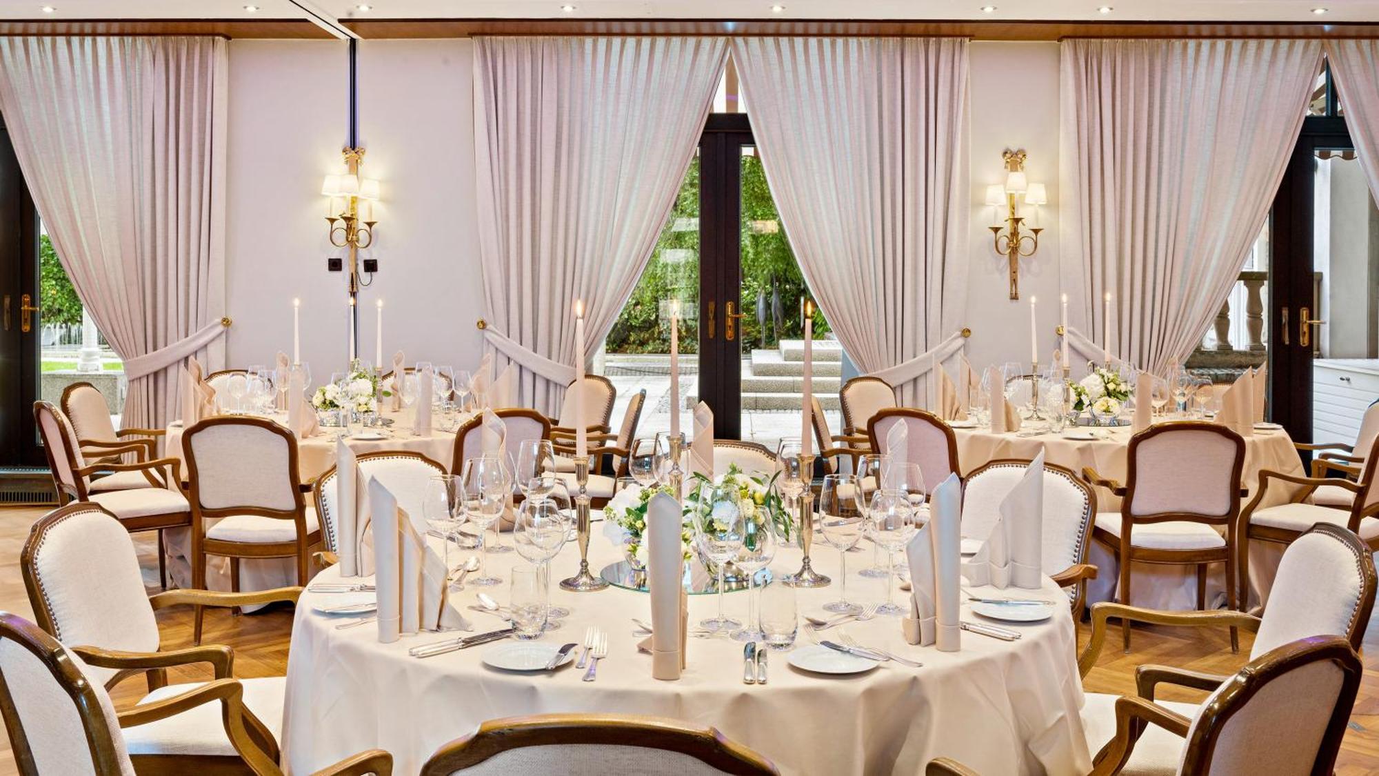 Hotel Europaeischer Hof Heidelberg, Bestes Hotel Deutschlands In Historischer Architektur Εξωτερικό φωτογραφία The ballroom at the Mandarin Oriental, Munich