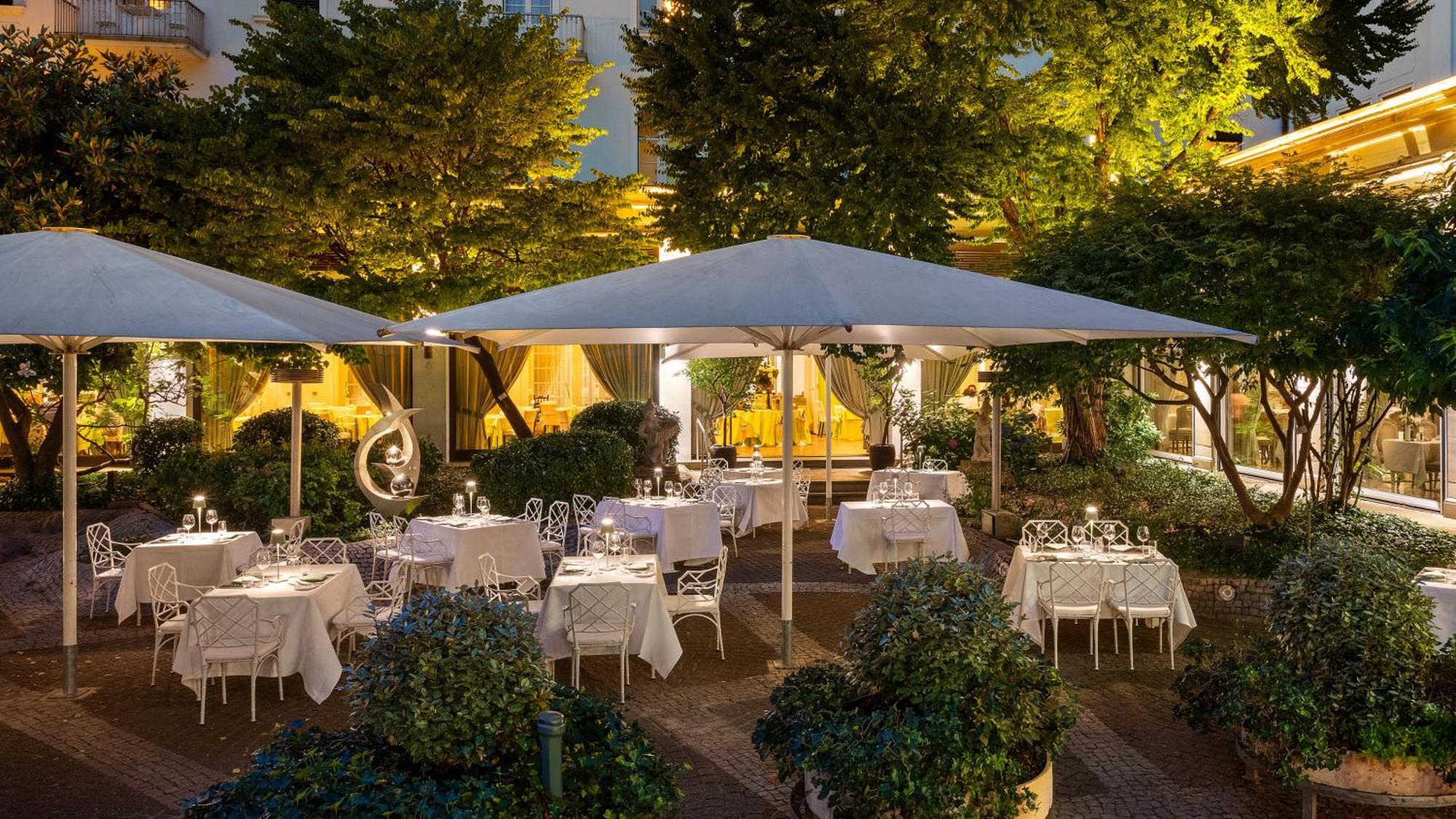 Hotel Europaeischer Hof Heidelberg, Bestes Hotel Deutschlands In Historischer Architektur Εξωτερικό φωτογραφία The restaurant's garden
