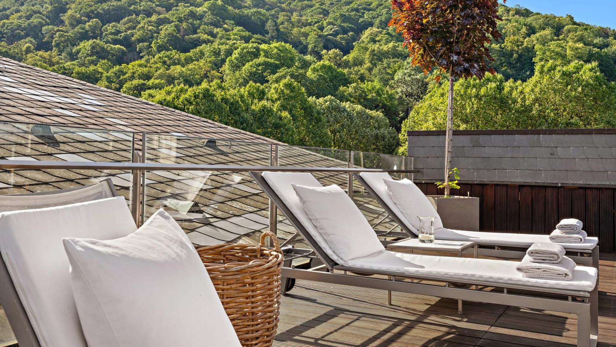 Hotel Europaeischer Hof Heidelberg, Bestes Hotel Deutschlands In Historischer Architektur Εξωτερικό φωτογραφία Rooftop pool at the Hotel